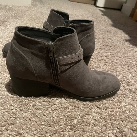 Grey Booties - Picture 2 of 3